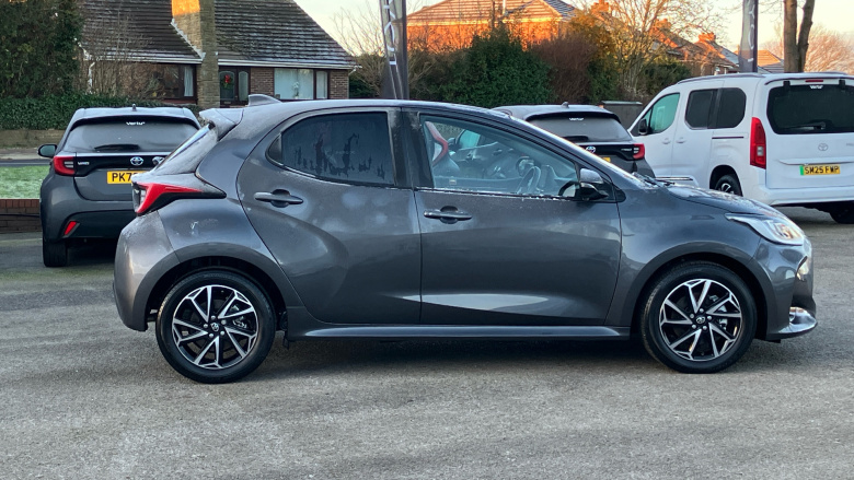 Toyota Yaris 1.5 Hybrid Design 5dr CVT Hybrid Hatchback